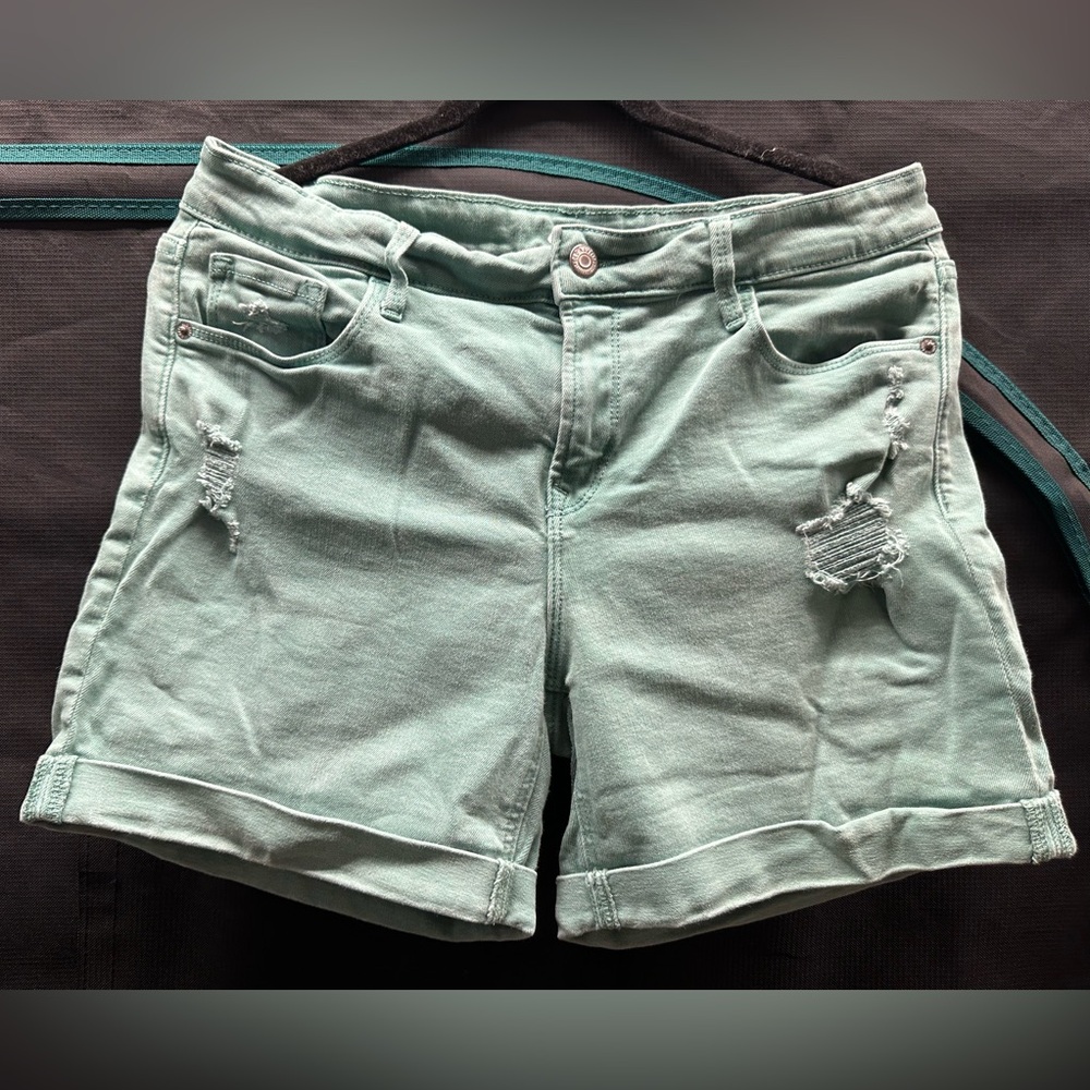 Old Navy Women's Light Green Jean Shorts